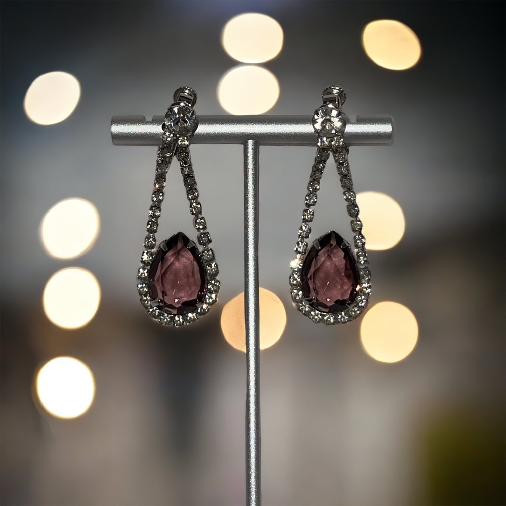 Vintage tear drop dangle earrings